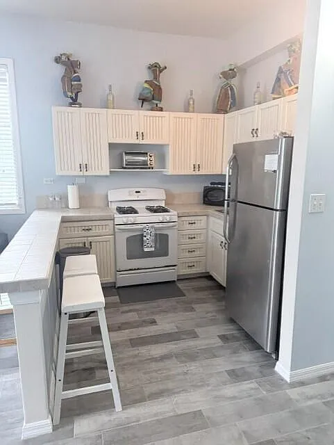 2 bed, 950 sqft, $2,000 — Photo 4