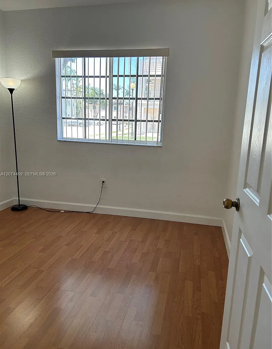 3 bed, 2.0 bath, $1,900 — Photo 3