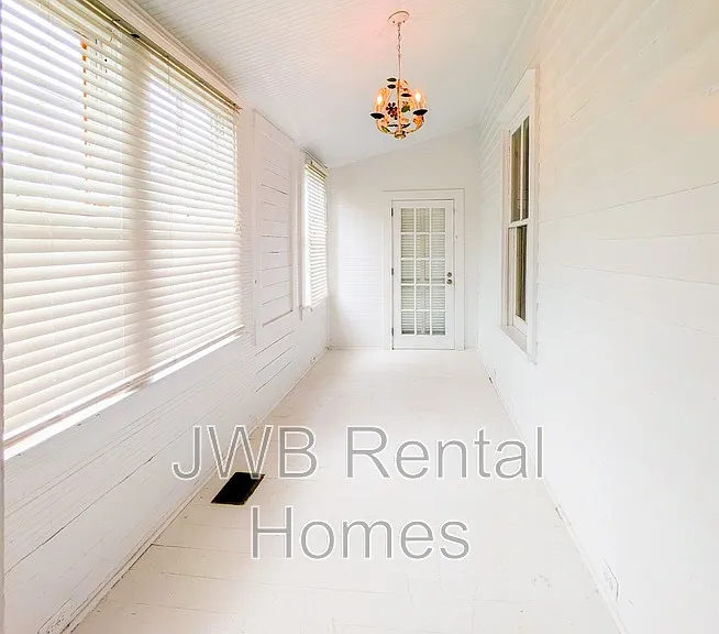 1619 Challen Ave — Photo 5