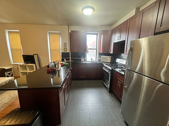 3rd image of 1437 Carroll St APT 1E