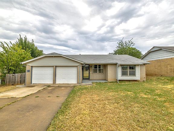 3rd image of 628 Baer Dr