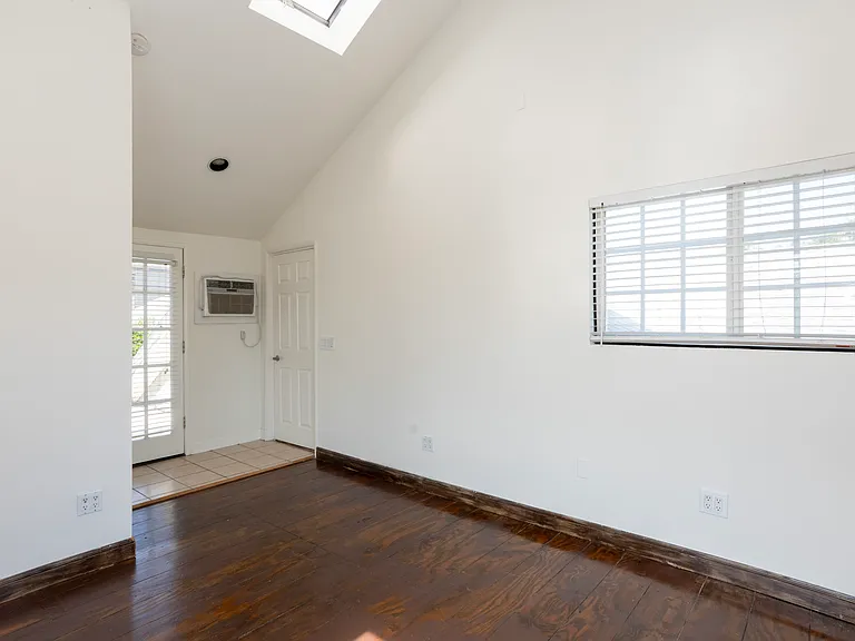 1014 N Gardner St #1015 — Photo 25