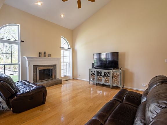 4th image of 732 Clover Hill Ct