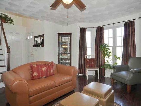 3rd image of 150 Boylston Dr