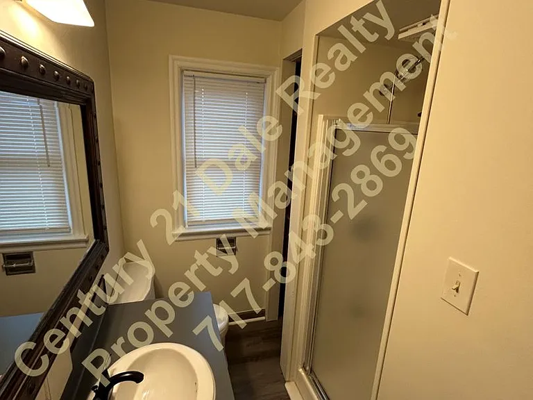 1627 Filbert St — Photo 7