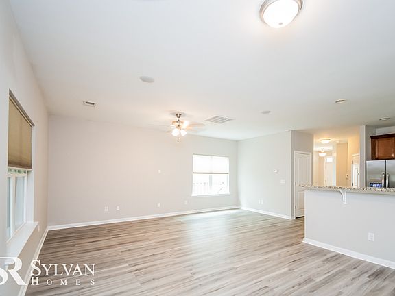 4th image of 725 Pennywell Ct