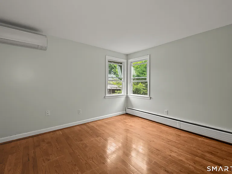 58 Jackson Ave — Photo 12