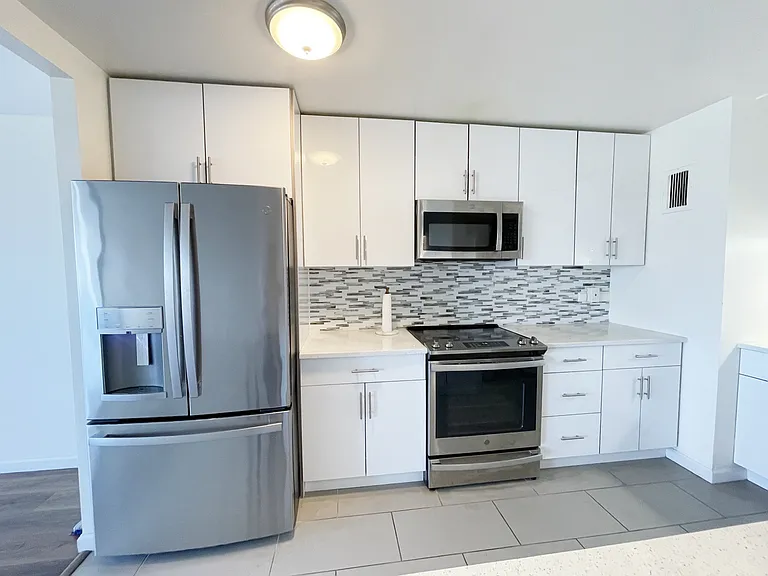 1600 Center Ave — Photo 7