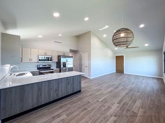3rd image of 1416 E Iris Ave #2