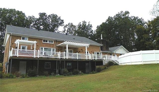 2nd image of 118 Poteat Dr