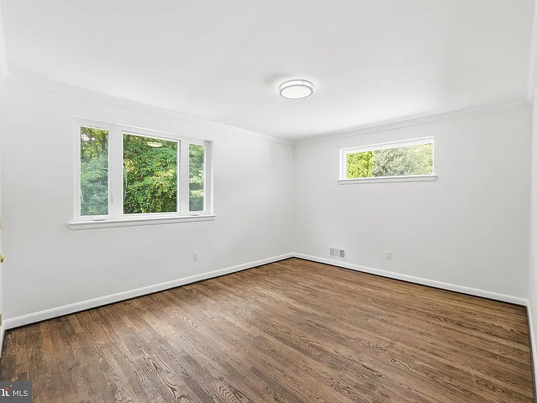 9831 Singleton Dr — Photo 26