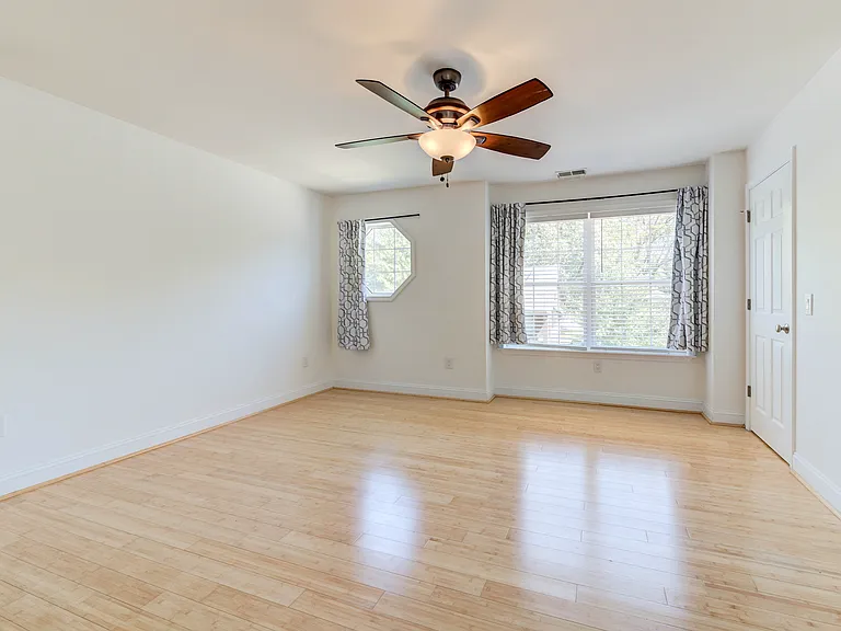 1033 Yale Ave — Photo 14