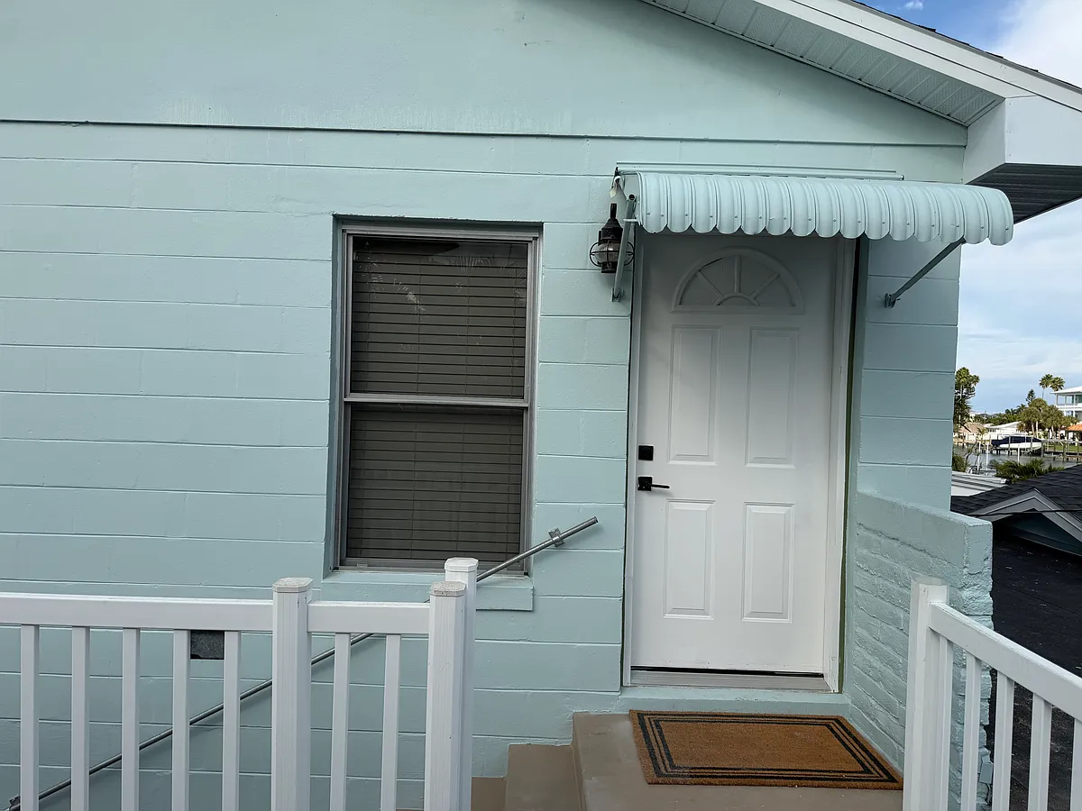 Building Photo - 509 S Bayshore Dr #2