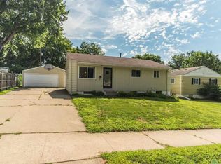 3132 E Claudette Dr, Sioux Falls, SD 57103