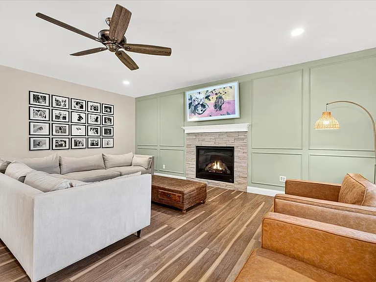 415 Filipp Ln — Photo 22