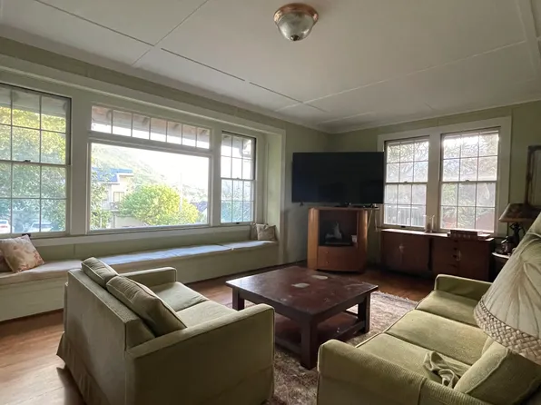 2117 Kakela Pl, Honolulu, HI 96822