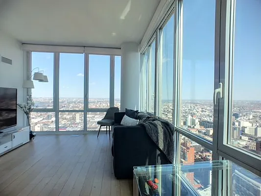 Rented by Compass | media 9