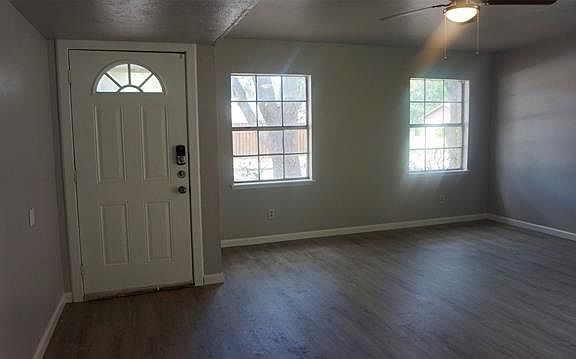 3rd image of 317 E Ferndale Ln