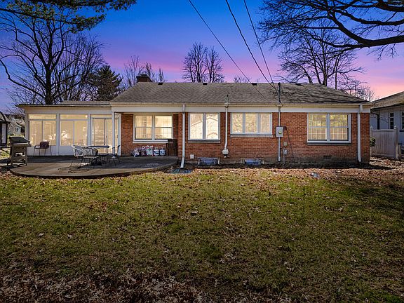 3rd image of 1120 W Charles St