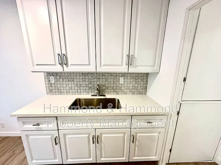 5854 Tujunga Ave #2 — Photo 8