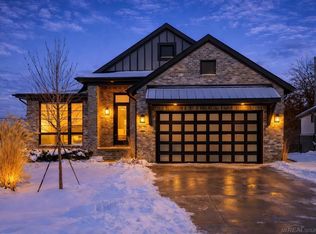 54714 Camden Ct, Utica, MI 48316