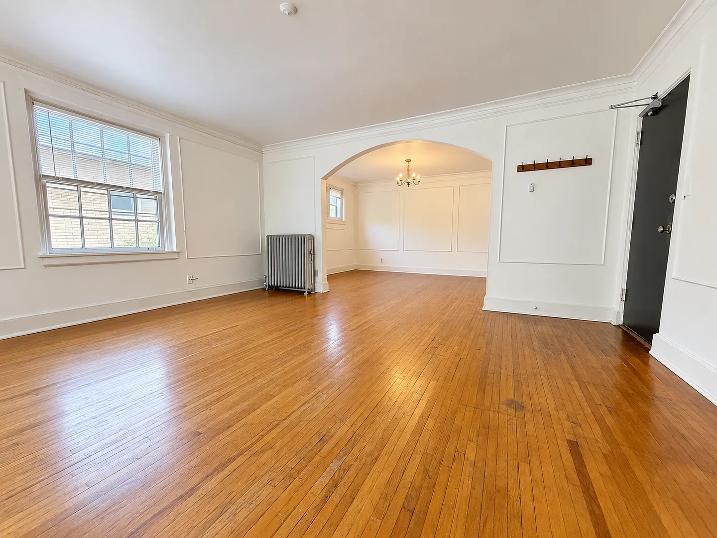 2040 Grand Ave — Photo 2