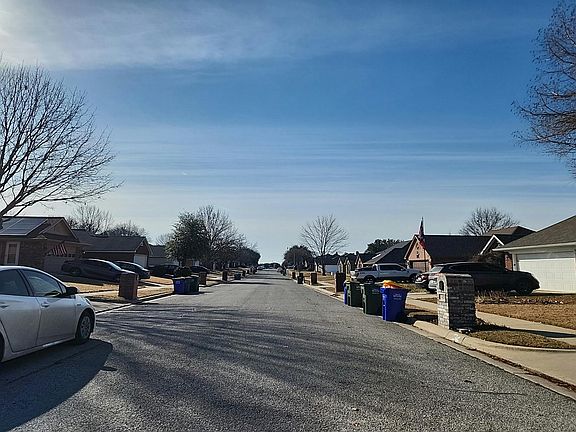 5th image of 7424 Bennington Dr