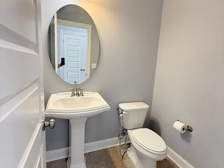 218 Woodgrove Dr NW — Photo 23