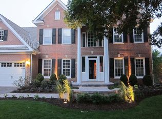 50 Hawkins Cir, Wheaton, IL 60189