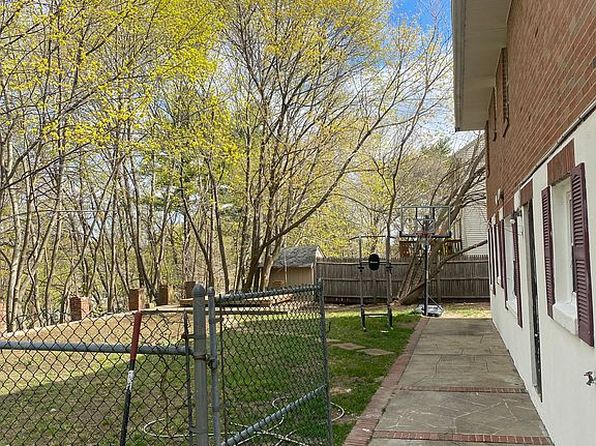 253 Lexington St
