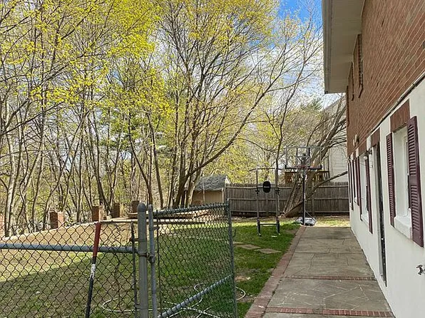 253 Lexington St, Woburn, MA 01801