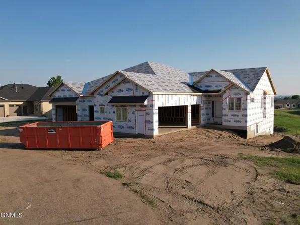 3701 Ridge Way, Bismarck, ND 58503