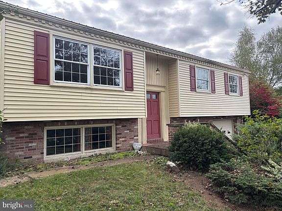 2nd image of 13802 Cardinal Dr SE