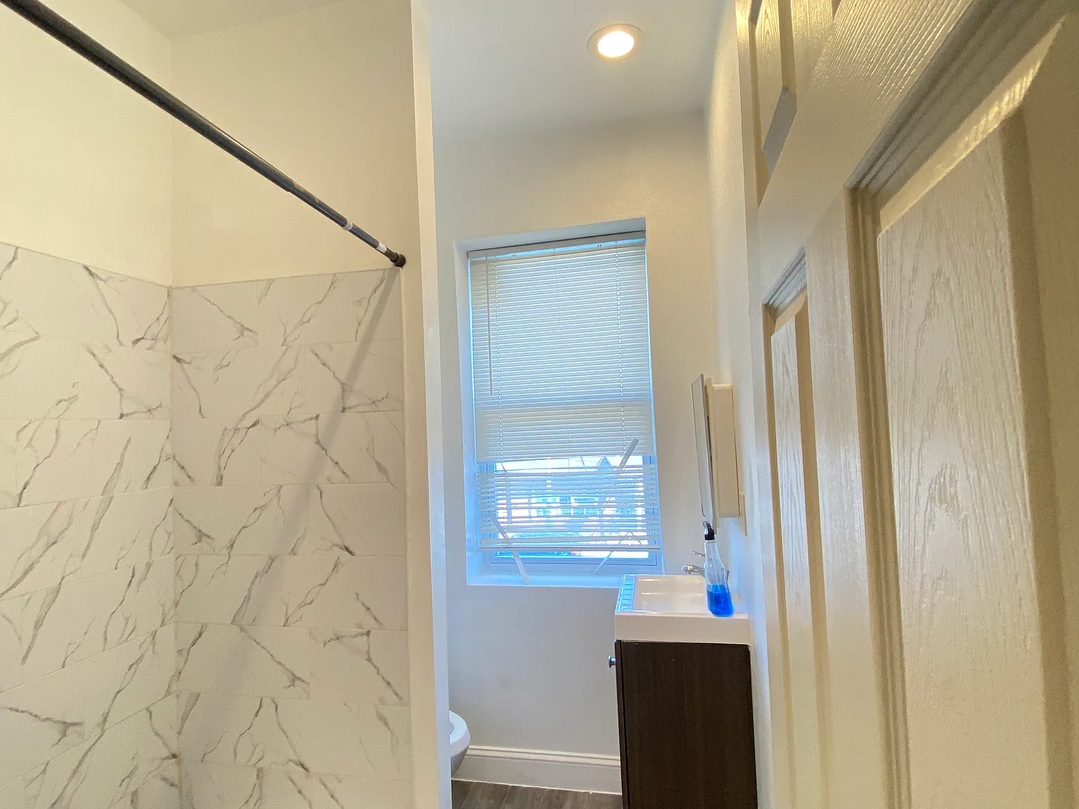 2 bed, 800 sqft, $1,575 — Photo 3