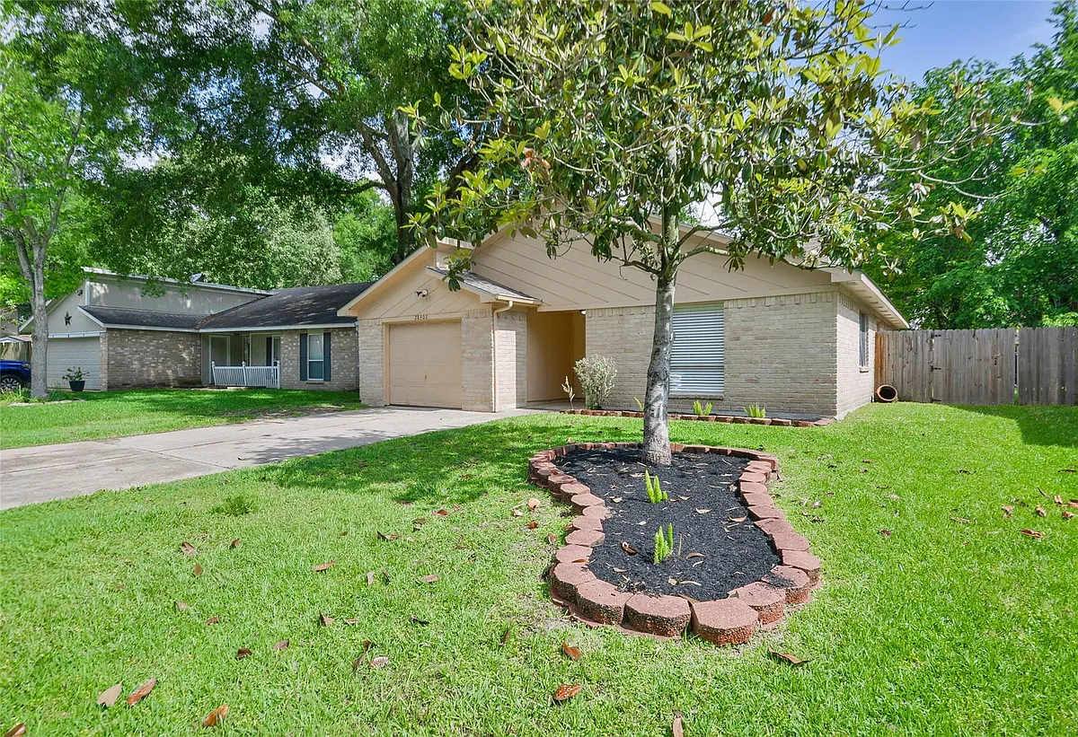 Building Photo - 28302 Doverbrook Dr