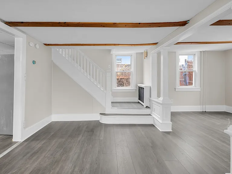210 Roseto Ave — Photo 6