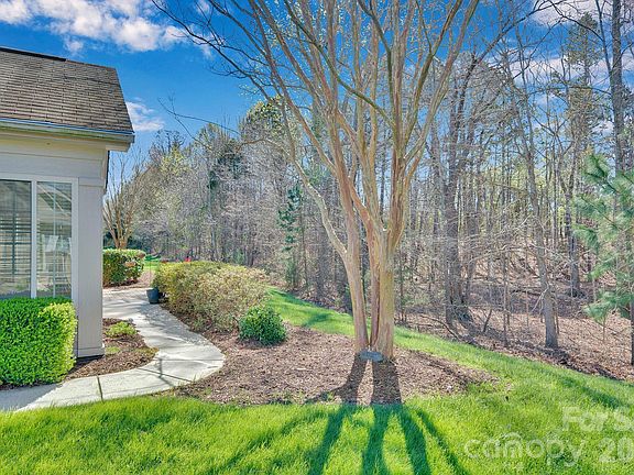 5th image of 3524 S Bank Ct