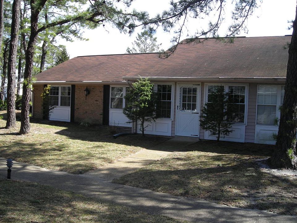 1st image of 49A Cambridge Cir