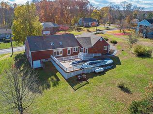7 Shadow Ln, Cromwell, CT 06416