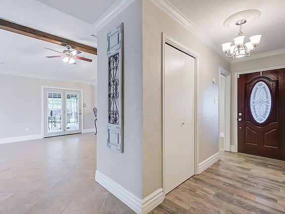 3rd image of 8501 Lynwood Ln
