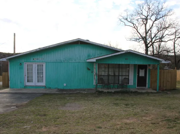 700 N Broadway Ave, Yellville, AR 72687