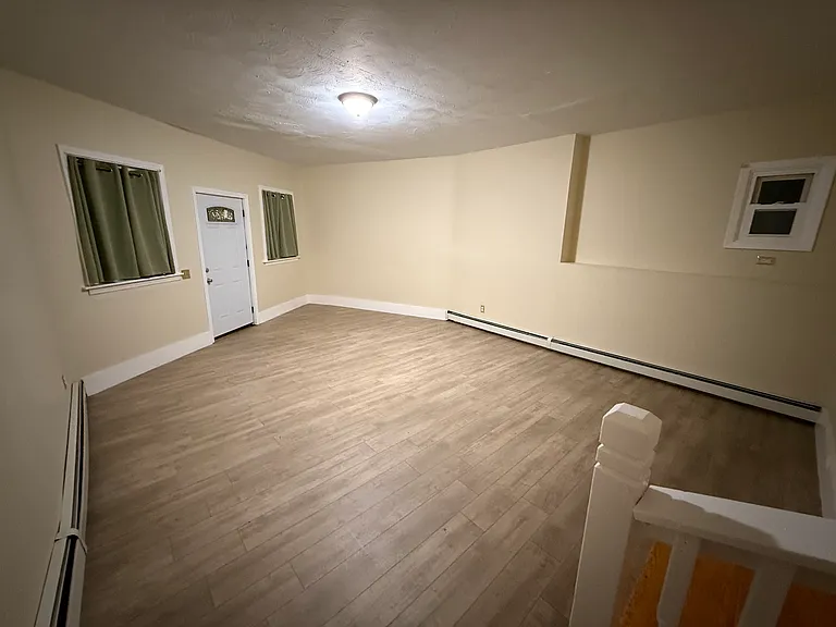 292-296 Knight St #1 — Photo 5