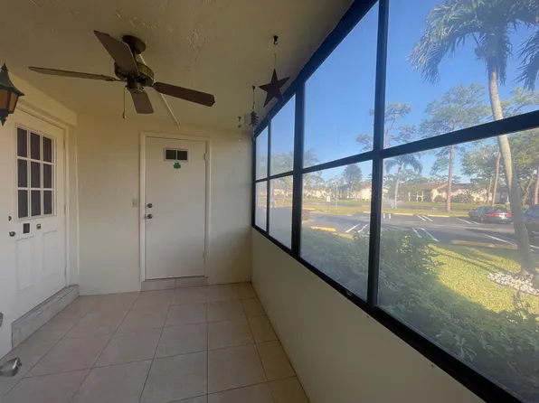 331 Knotty Pine Circle #D1, Greenacres, FL 33463