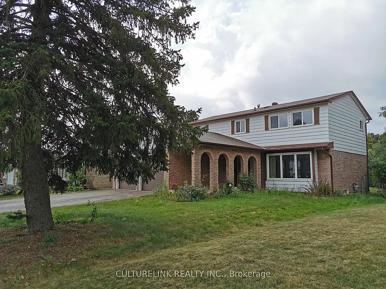 18 Westwater Dr — Photo 2