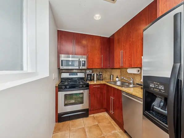 146 West 57th Street image 4 of 7