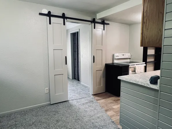 336 Grove St SW Unit 2, Hutchinson, MN 55350