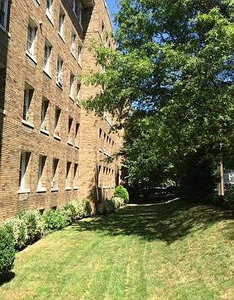 Side lawn area
