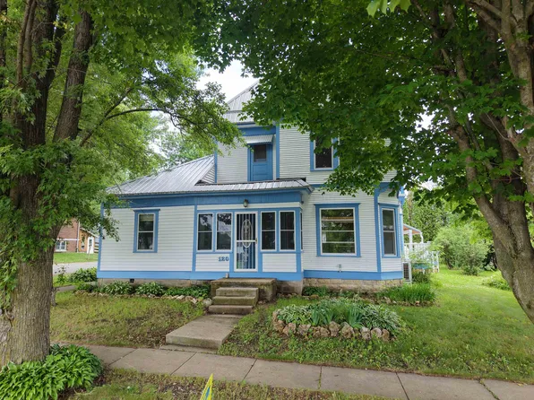 120 N State St, La Farge, WI 54639