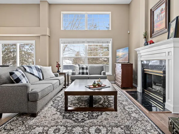 8728 N Bay Dr, Chanhassen, MN 55317