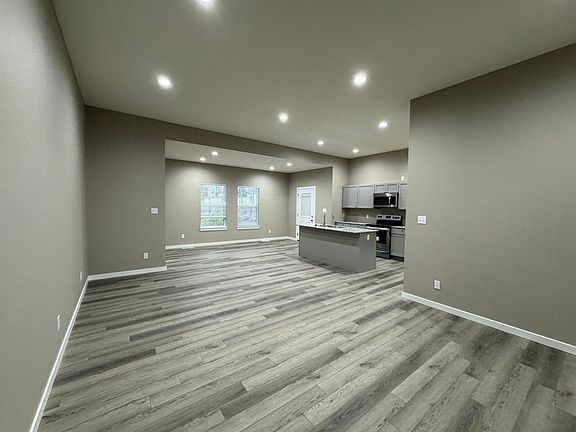 3rd image of 2210 Regan Cir